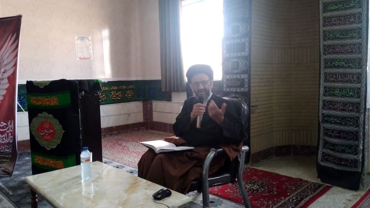 مراسم زیارت عاشورا و درس اخلاق در مدرسه زینب کبری شازند