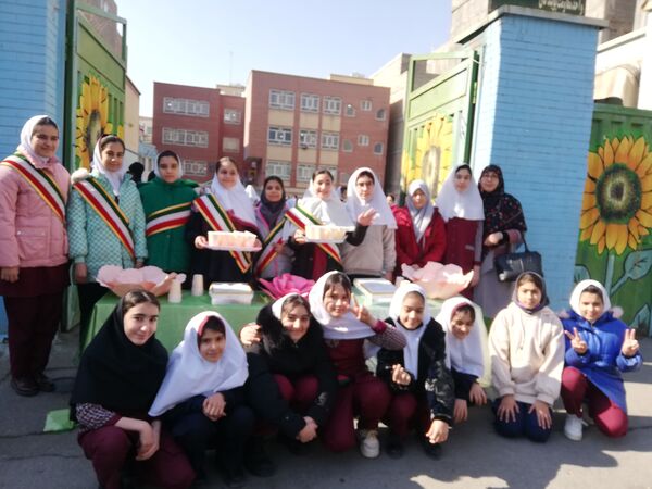 موکب دانش‌آموزی مدرسه ۲۲ بهمن به‌مناسبت ولادت حضرت مهدی (عج)