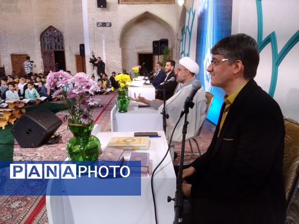 بزرگترین محفل دانش‌آموزی انس با قرآن در شهر یزد 