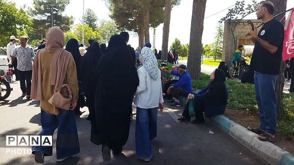 عاشقان حسینی ( ع) به یاد پیاده روی اربعین در نیشابور پیاده روی کردند-۲