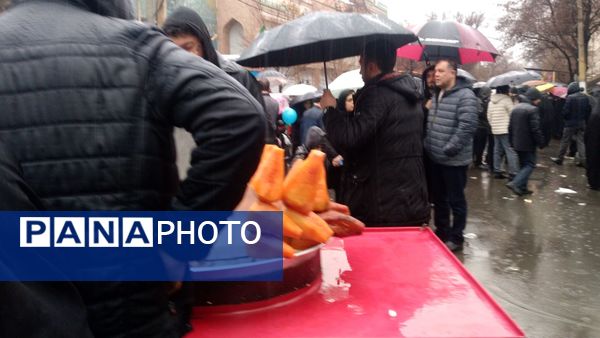 جلوه‌های دانش‌آموزی راهپیمایی ۲۲بهمن در تبریز