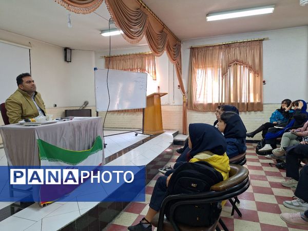  دوره مقدماتی خبرنگاری در پژوهشسرای دانش‌آموزی ناحیه۶ مشهد