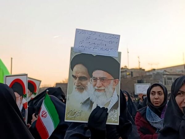 اصفهان یکصدا در میدان امام حسین(ع)