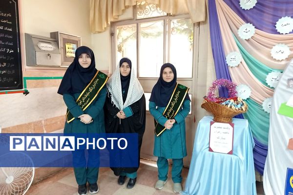 حضور دانش‌آموزان مدارس ناحیه دو شهرری در جشن ولادت حضرت فاطمه (س)