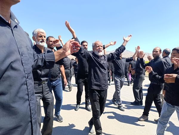 عاشورای حسینی در آشخانه و ۷۲ دیگ غذای نذری