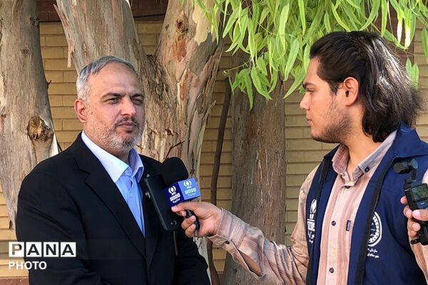 آیین نواختن زنگ جوانه ها در مدرسه شاهد نجمه ناحیه دو شهرری 