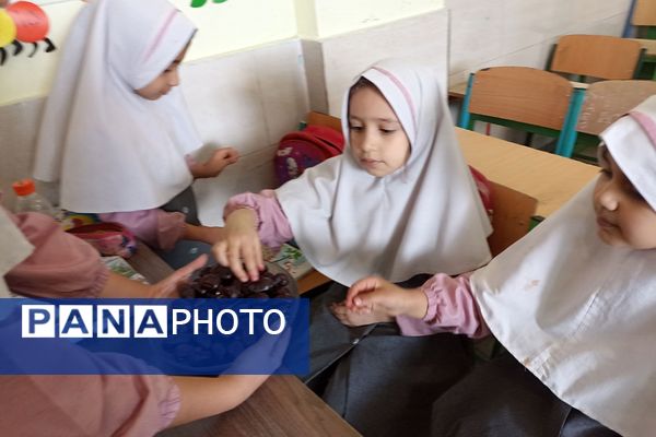 یادبود شهدای خدمت در مدارس رودهن 