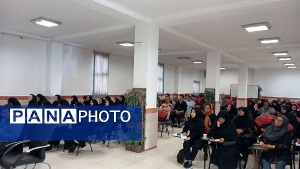 کارگاه آموزشی توانمندسازی مدیران و معاونان اجرایی مدارس متوسطه اسلامشهر