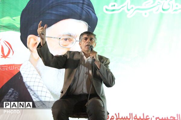 غرفه دانش‌آموزان استثنایی یزد با هنرنمایی سفالگری