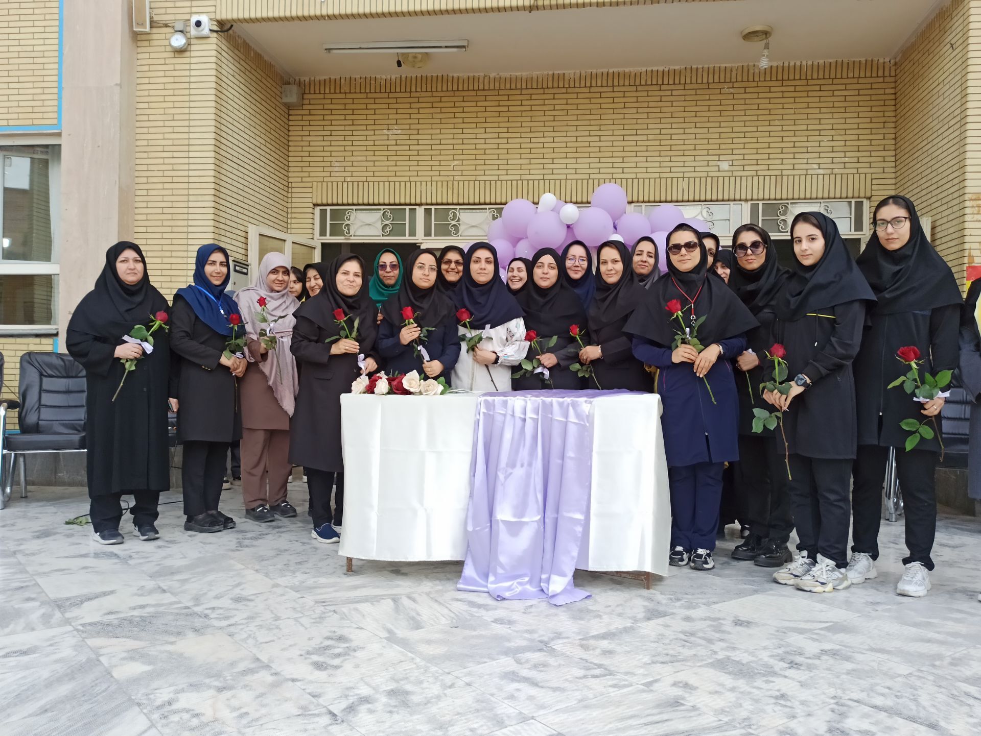 تجلیل از معلم و دختر ایرانی در بهار کرامت 