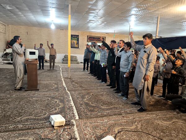 جشن آغاز سال تحصیلی و گرامیداشت هفته دفاع مقدس در حسینیه سیدالشهداء روستای مزرعه شهید بهشتی