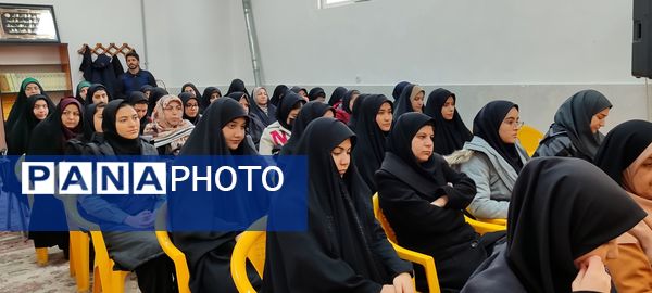 مراسم تقدیر از دانش‌آموزان دختر مقام‌آور  منطقه‌ای دوره دوم در رشته‌های قرآنی شهرستان ملارد