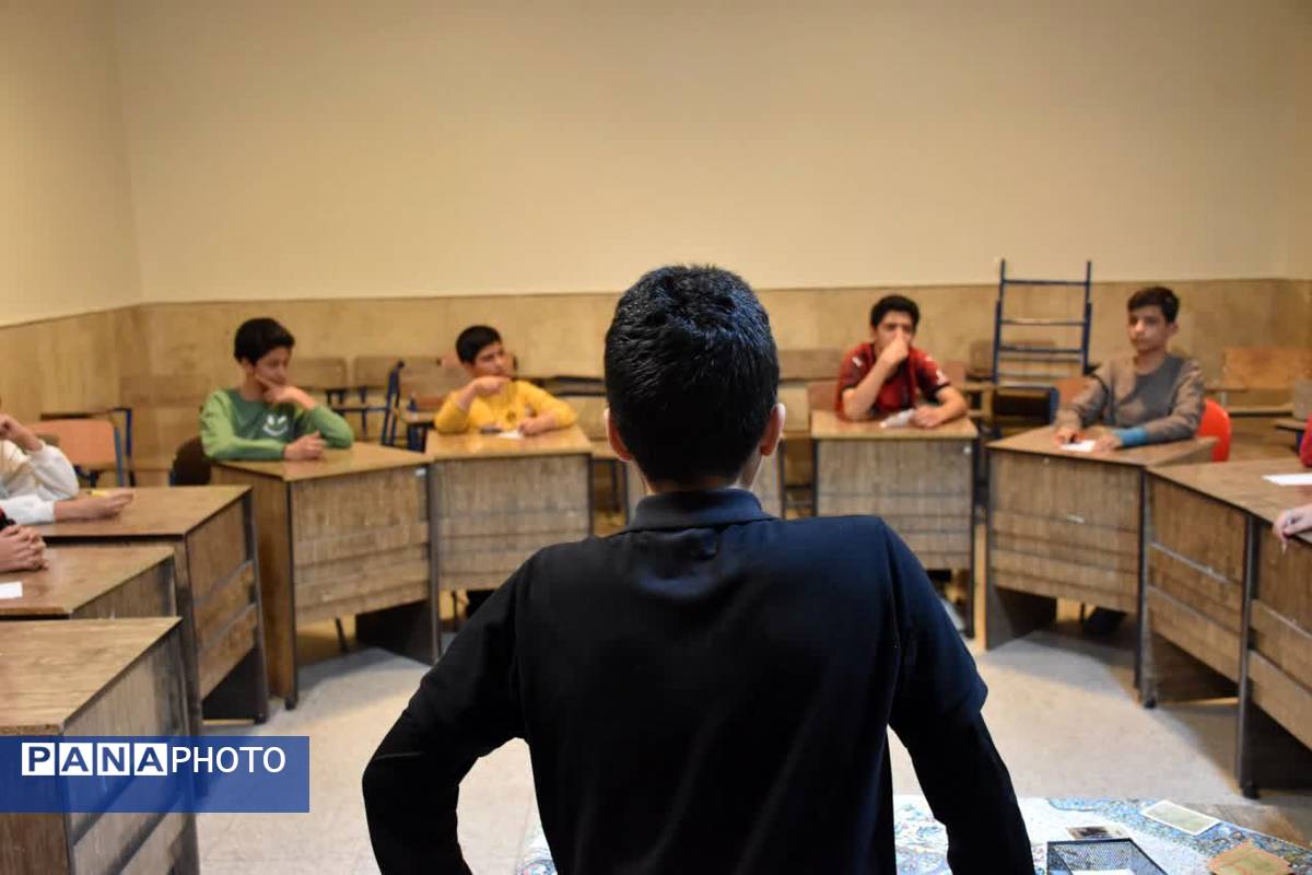  شبی به یادماندنی برای دانش آموزان دبیرستان شهید دکتر رمضانخانی یزد