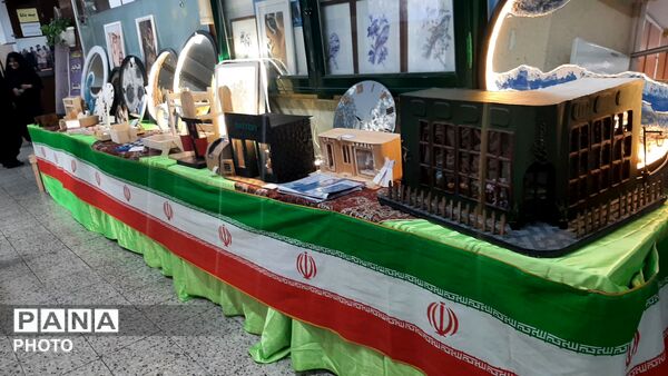 نمایشگاه هنر و خلاقیت  درآموزش وپرورش ناحیه ۷