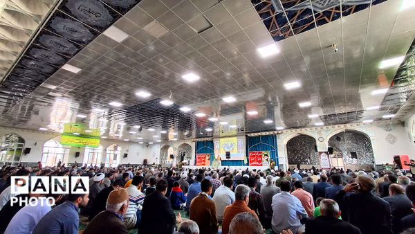 نماز جمعه ای با عطر رمضان در کاشمر 