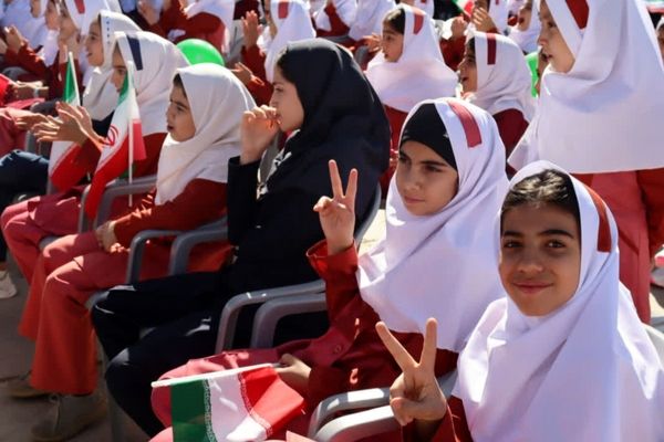 جشن باشکوه بازگشایی مدارس در دبستان رقیه کوهدشت با حضور مسئولین ارشد