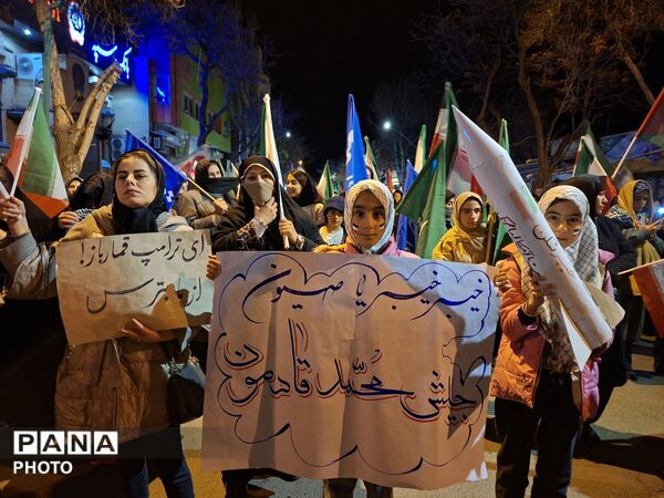 تجمع فرهنگیان و دانش‌آموزان اهری در آستانه چهلم رهبر شهید و شهدای دانش‌آموز میناب