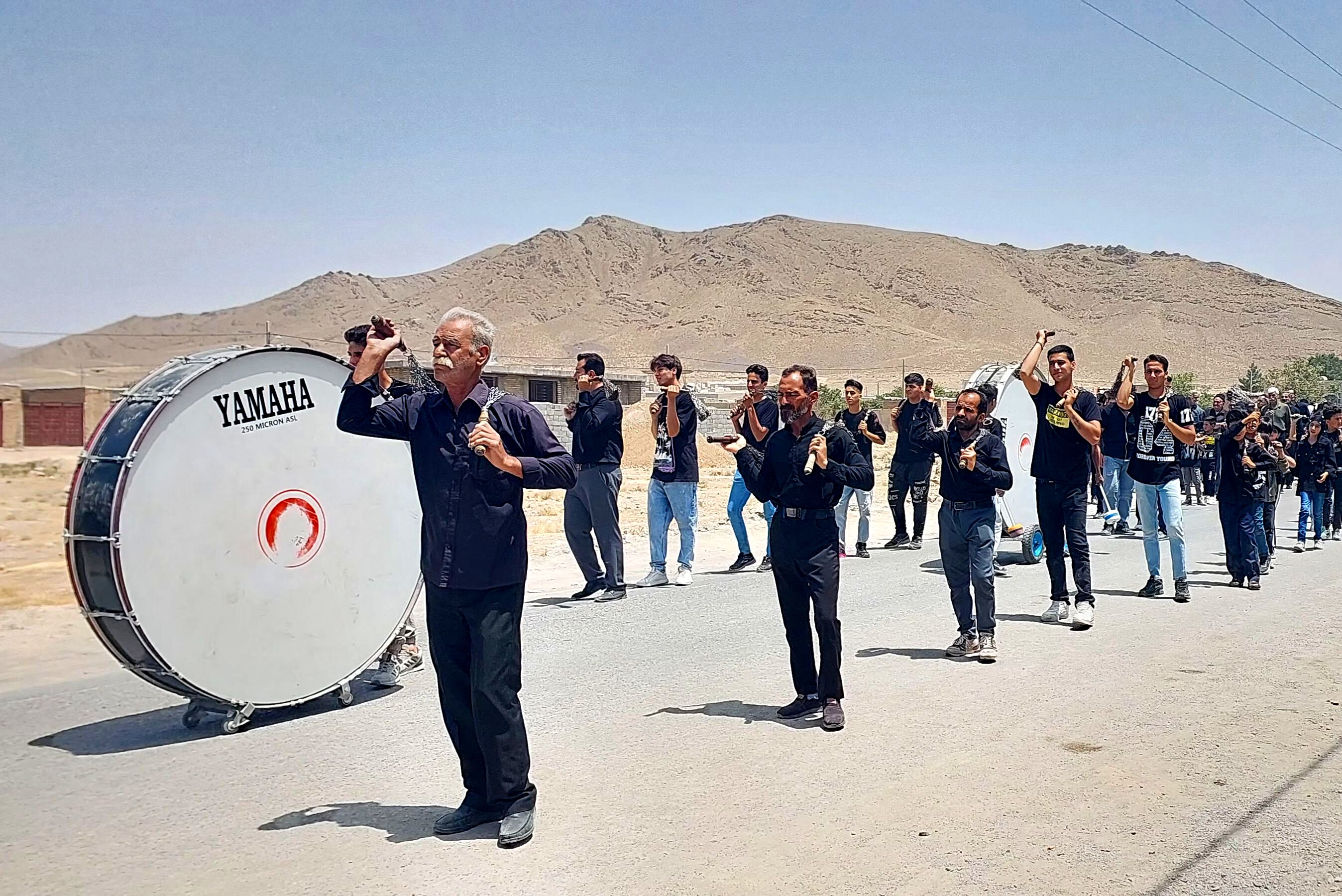 مراسم عزاداری و زنجیرزنی روز عاشورا در روستای جعفرآباد بوانات