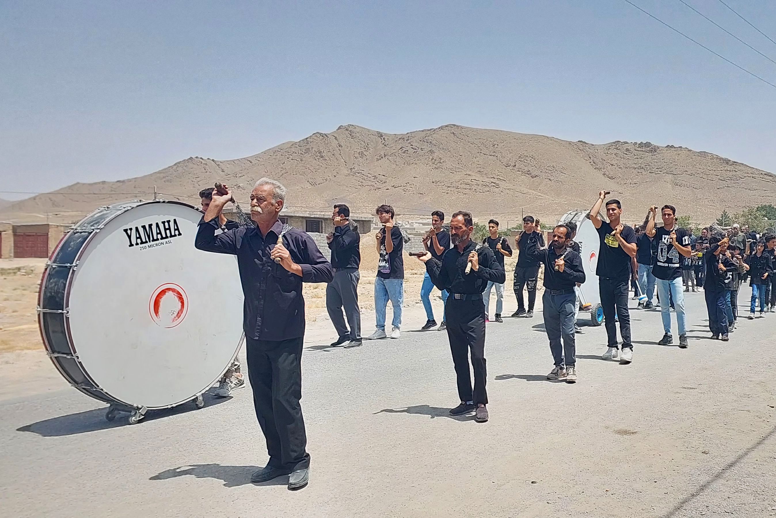 مراسم عزاداری و زنجیرزنی روز عاشورا در روستای جعفرآباد بوانات