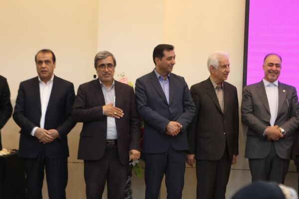 آیین کلنگ‌زنی ۱۶ مدرسه خیرساز در کاشان؛ مشارکت مردمی، حمایت دولتی