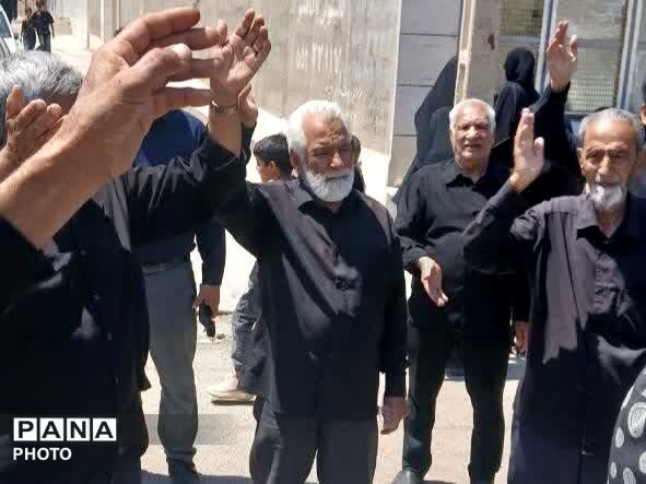 هم‌نوایی نسل‌ها در دسته‌های عزاداری امام حسین(ع) 