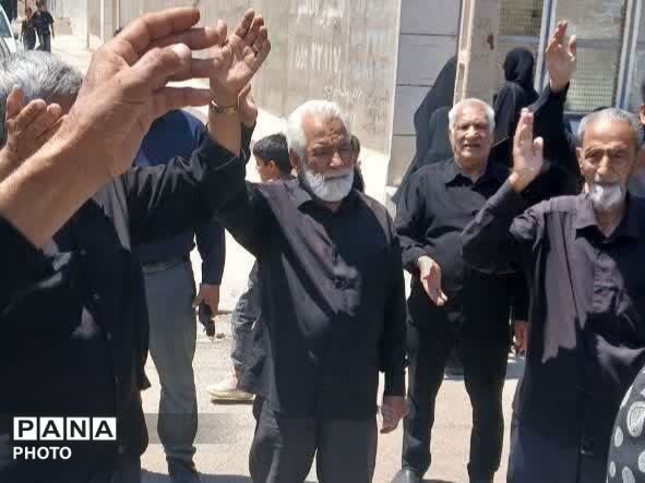 هم‌نوایی نسل‌ها در دسته‌های عزاداری امام حسین(ع) 