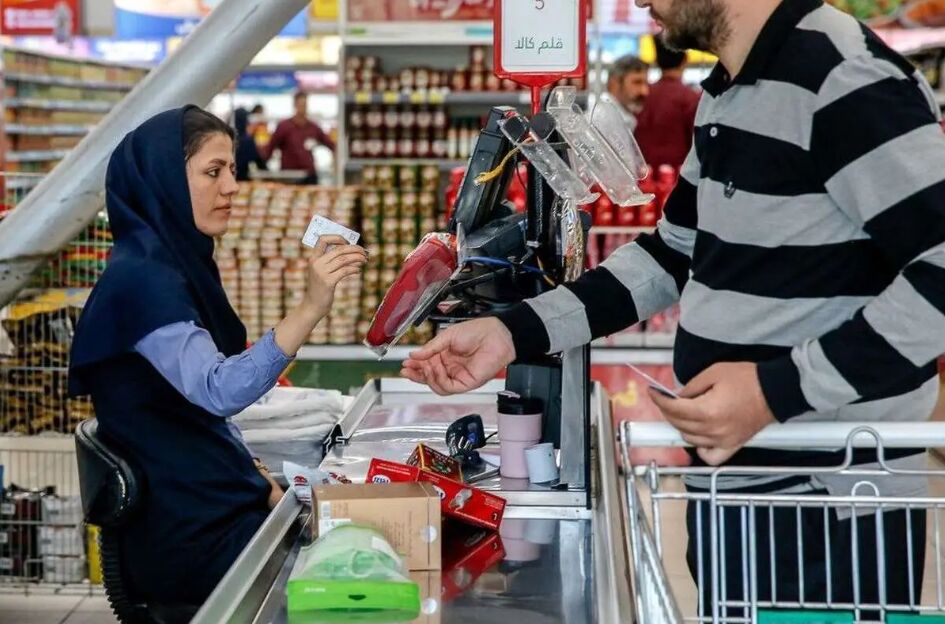 اولویت اول کشور تأمین کالاهای اساسی است