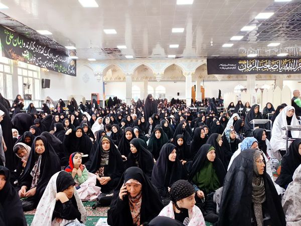 تحویل سالی متفاوت در امامزاده سید حمزه کاشمر