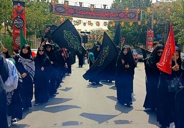 دسته بزرگ عزاداری پیروان ولایت؛در روز تاسوعا