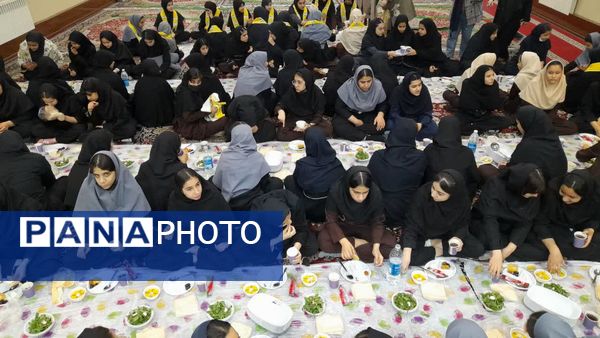 افطاری در دبیرستان صفورا ۲ ناحیه هفت مشهد