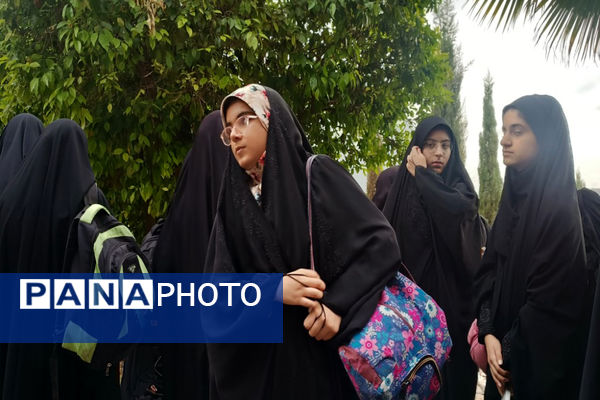 استقبال از دانش‌آموزان شرکت کننده در مسابقات قرآن، عترت و نماز در شهرستان چرام