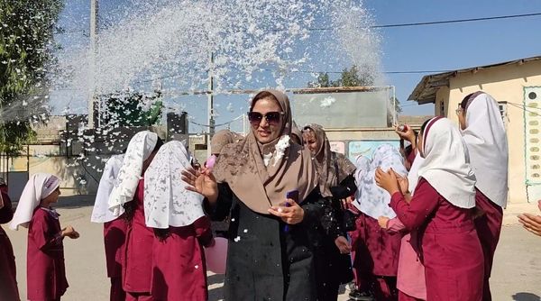 ویژه برنامه هفته معلم در دبستان استقلال حاجی آباد