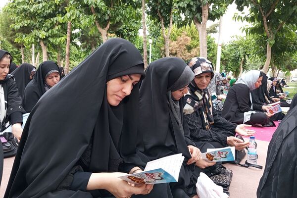 محفل پر فیض دعای عرفه در گلزار شهدا نصیرشهر
