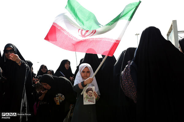 برگزاری همایش بزرگ جمع‌خوانی دانش‌آموزان با اجرای سرود و نوحه حماسی «باید برخاست»