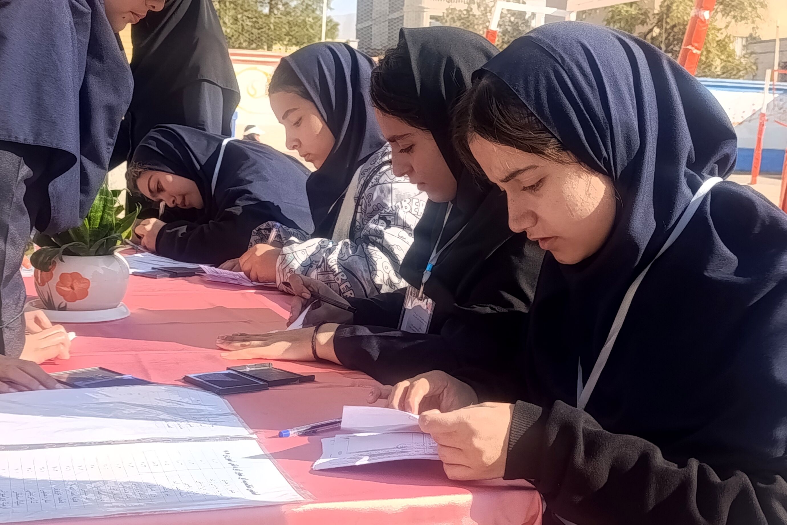 انتخابات شورای دانش آموزی در دبیرستان مهر نیشابور