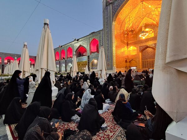 کبوتر حرم مشهد مقدس