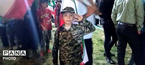 نمایش توان دفاعی کشور در میدان امام حسین (ع) یزد