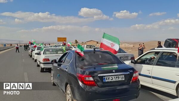 جلوه‌هایی از حرکت کاروان خودرویی بیعت با رهبر انقلاب در شهر کهک
