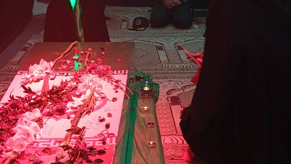 رویداد «لاله‌های روشن» همراه با استقبال از شهید گمنام