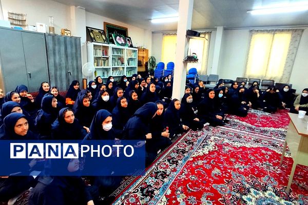 جشن دهه کرامت در دبیرستان دوره‌ اول کوثر رودهن 