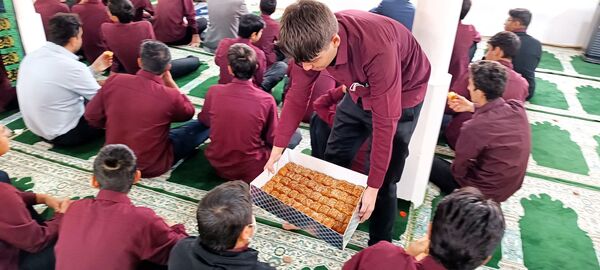 جشن ولادت حضرت فاطمه زهرا (س) در دبیرستان نمونه دولتی آیت الله خامنه ای 