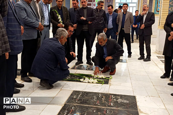 گلباران مزار شهدای معلم در بجنورد