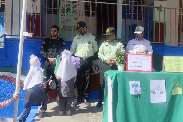 برگزاری مراسم هفته پدافند غیر عامل در دبستان‌ بنت‌الهدی فیروزکوه