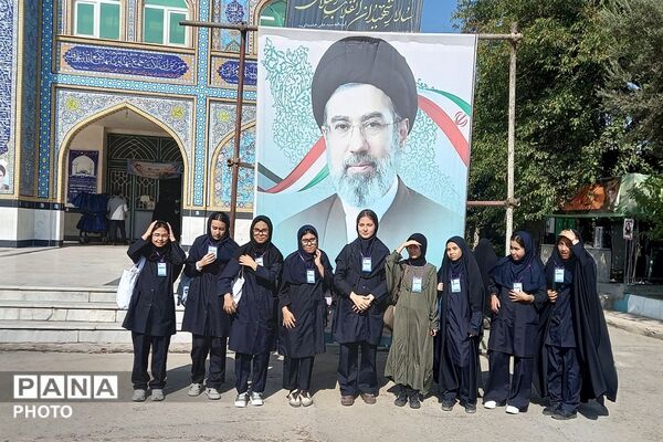 برپایی غرفه قرآن - عترت، فرهنگی - هنری و سلامت در مصلای نماز جمعه چهاردانگه