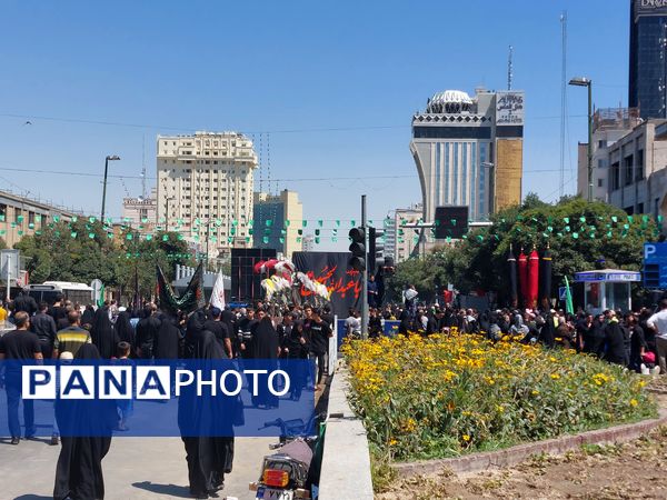مراسم پیاده‌روی جاماندگان اربعین حسینی در مشهد 