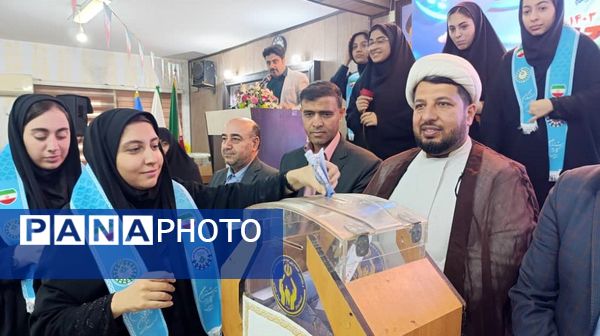 برگزاری آیین استانی «جشن نیکوکاری» در دبیرستان شاهد فاطمیه اهواز