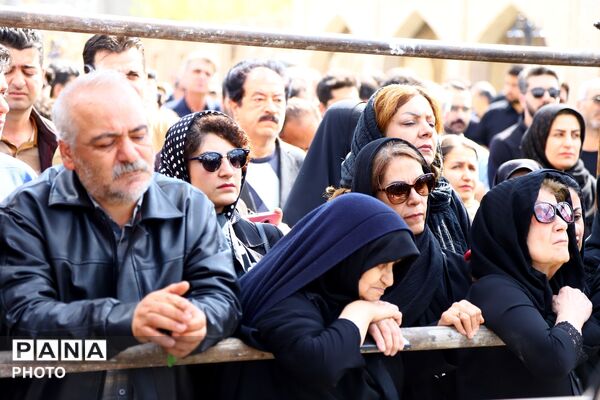 مراسم تشییع پیکر معلم و شاعر نامدار «باریشماز»