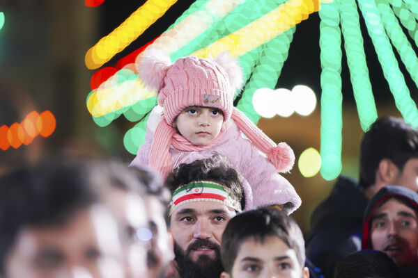 همخوانی سرود «سلام یا مهدی» با حضور ابوذر روحی در مسجد جمکران