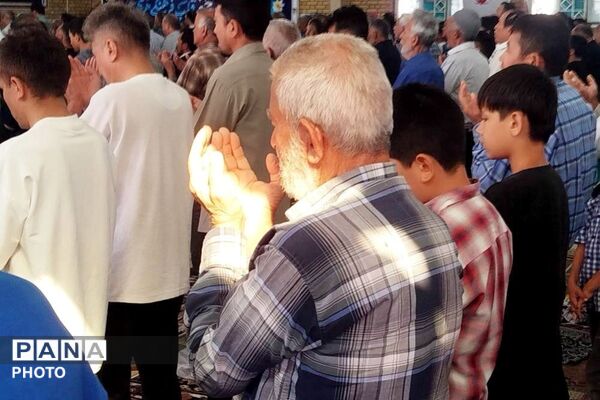 تجلی بندگی در صفوف به‌هم‌پیوسته؛ فشافویه در عید قربان یکپارچه غرق در نیایش شد