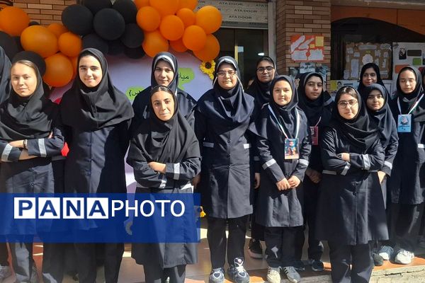 جشن ولادت حضرت زینب و روز پرستار در دبیرستان شهید زهره‌وند قرچک